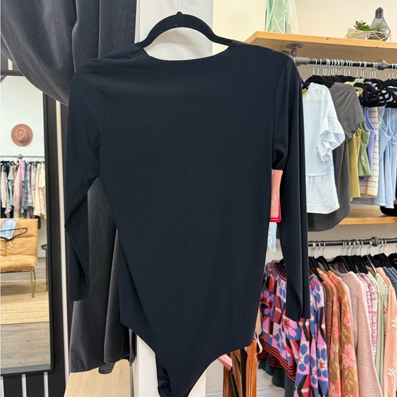 Commando Butter 3/4 Sleeve Bodysuit (Never Worn) - Picture 3 of 3